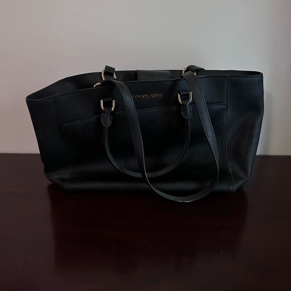EUC Black Michael Kors purse - Picture 2 of 7
